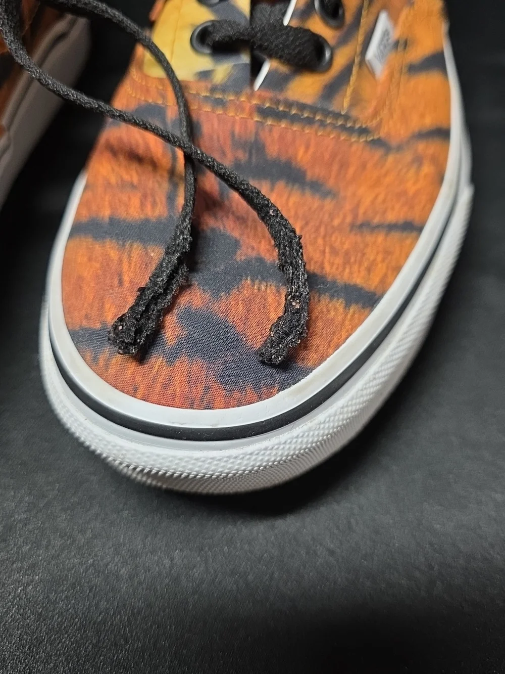 Vans low top